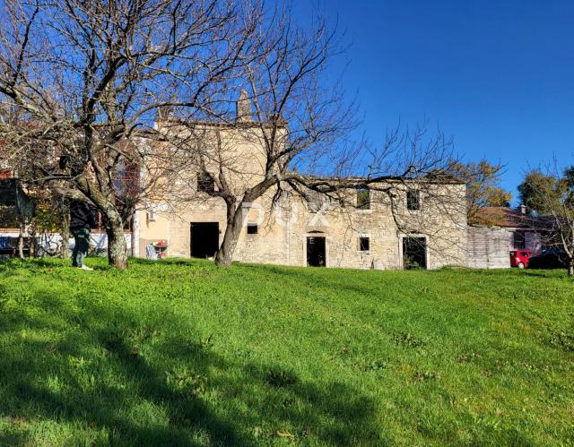 ISTRIA, GROŽNJAN - Stone antique in a great location