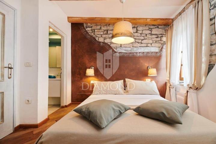 Prilika! Prodaje se konoba sa sobama i dva apartmana!