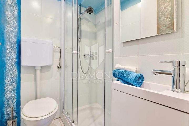 Prilika! Prodaje se konoba sa sobama i dva apartmana!