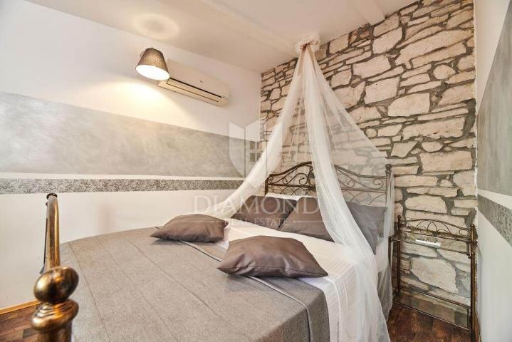 Prilika! Prodaje se konoba sa sobama i dva apartmana!