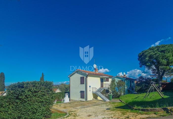 Novigrad-Gebiet, Haus 132 m², 80 m vom Meer entfernt!