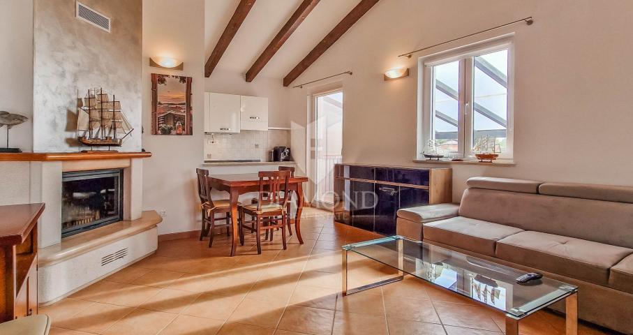 Poreč, okolica, predivna dvojna kuća s pogledom na more!