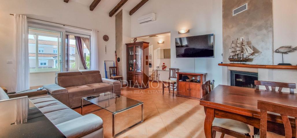 Poreč, okolica, predivna dvojna kuća s pogledom na more!