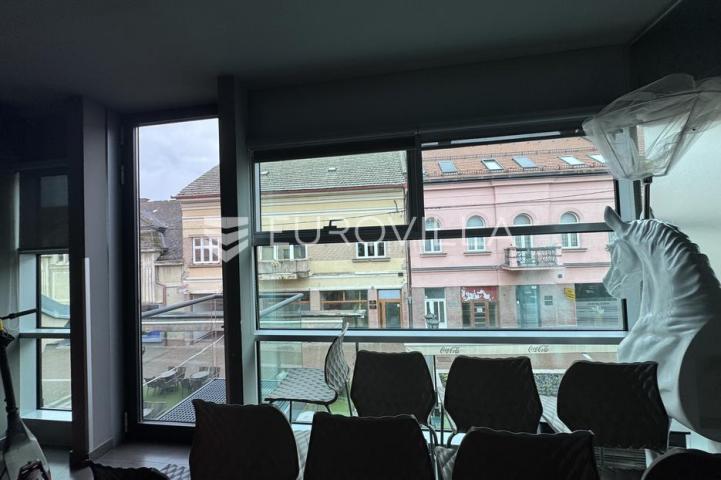 Đakovo, Centar, atraktivan poslovni prostor 45 m2