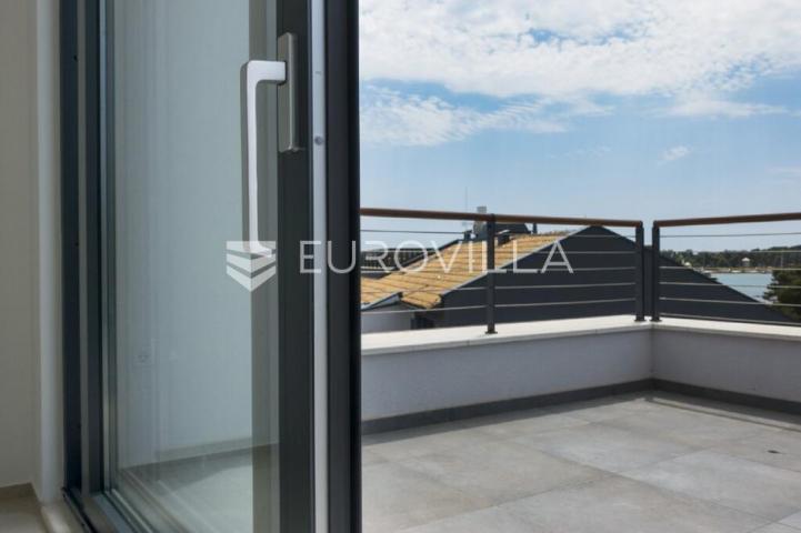 Poreč, La Mula, luksuzan trosoban stan 55 m² NOVOGRADNJA