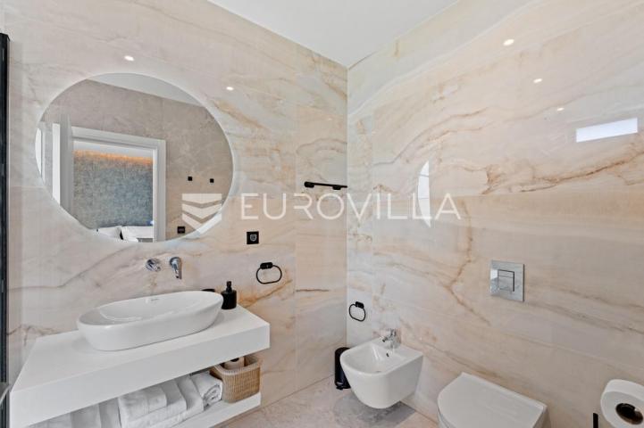 Istra, Poreč, elegantna Vila s bazenom i pogledom na more ( V1 ) 