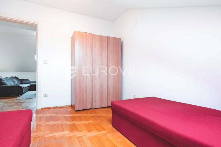 Zagreb, Trnje komforan trosobni stan sa zimskim vrtom