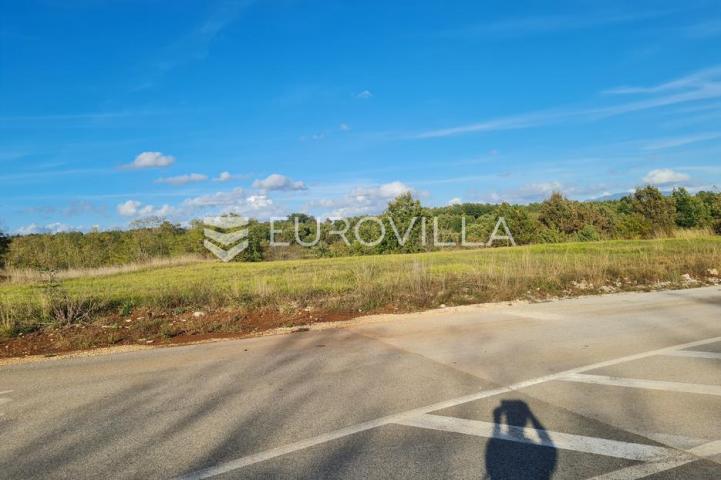 Pazin, Lindar - prostrano zemljište u samom srcu Istre s pogledom na Učku