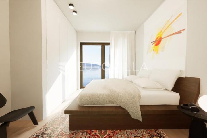 Pag, Mandre, trosoban stan u luksuznoj vili s privatnim bazenom i pogledom na more 130 m²