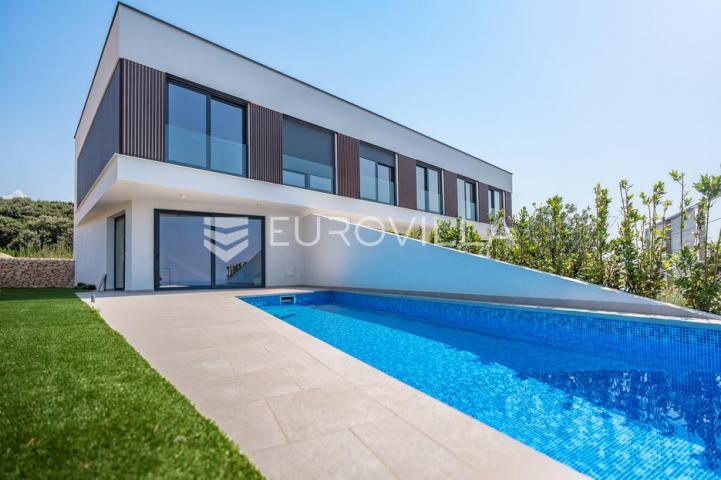 Pag, Mandre, trosoban stan u luksuznoj vili s privatnim bazenom i pogledom na more 130 m²