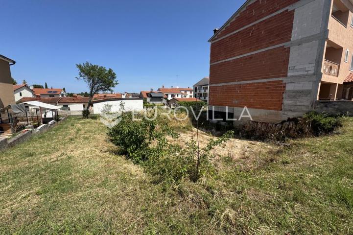 Istra, Rovinjsko Selo, građevinsko zemljište 585 m2 za manju stambenu zgradu ili vilu iz snova