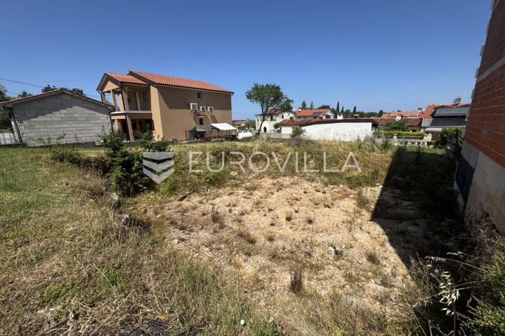 Istra, Rovinjsko Selo, građevinsko zemljište 585 m2 za manju stambenu zgradu ili vilu iz snova