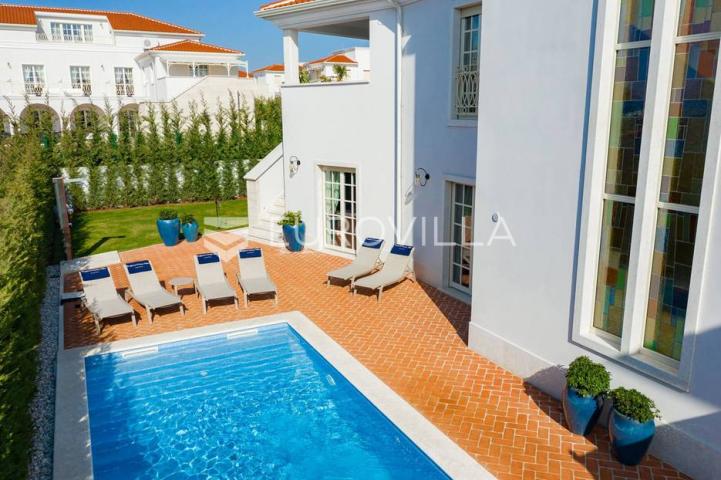  Vabriga, raskošna vila od 302 m2 sa  prekrasnim vrtom