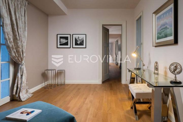  Vabriga, raskošna vila od 302 m2 sa  prekrasnim vrtom