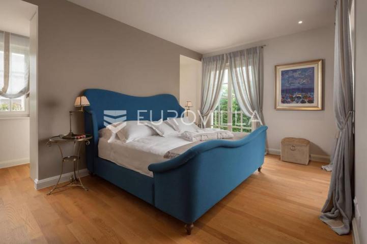  Vabriga, raskošna vila od 302 m2 sa  prekrasnim vrtom