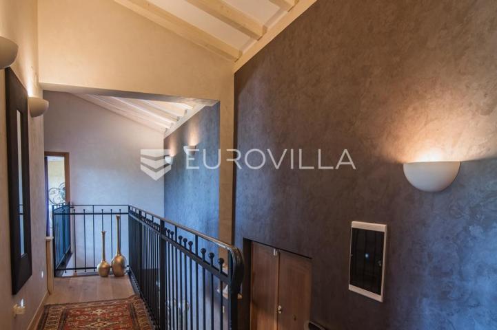 Istra, Šorići, luksuzna kamena kuća, 388 m², s bazenom i građevinskim zemljištem 4621 m²
