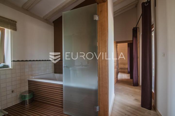 Istra, Šorići, luksuzna kamena kuća, 388 m², s bazenom i građevinskim zemljištem 4621 m²