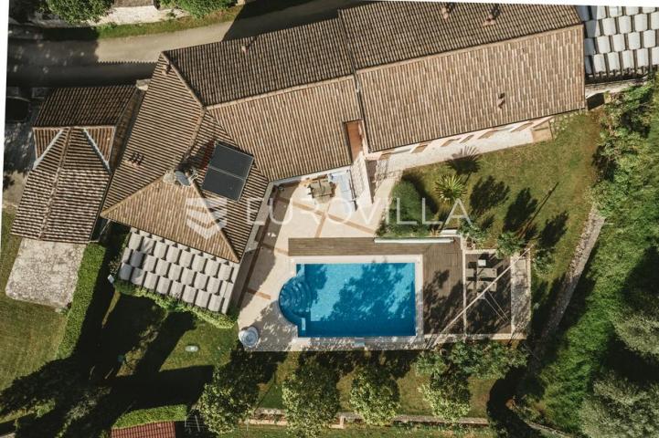 Istra, Šorići, luksuzna kamena kuća, 388 m², s bazenom i građevinskim zemljištem 4621 m²
