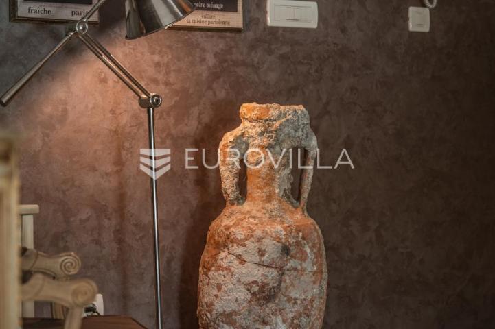 Istra, Šorići, luksuzna kamena kuća, 388 m², s bazenom i građevinskim zemljištem 4621 m²