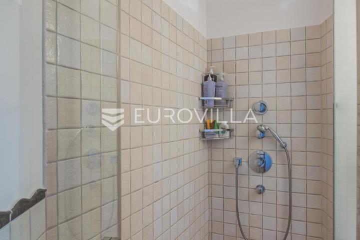 Istra, Šorići, luksuzna kamena kuća, 388 m², s bazenom i građevinskim zemljištem 4621 m²