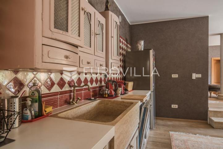 Istra, Šorići, luksuzna kamena kuća, 388 m², s bazenom i građevinskim zemljištem 4621 m²