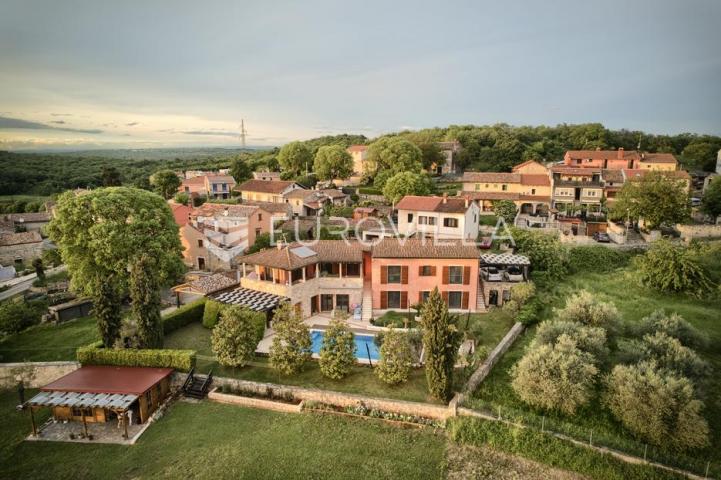Istra, Šorići, luksuzna kamena kuća, 388 m², s bazenom i građevinskim zemljištem 4621 m²
