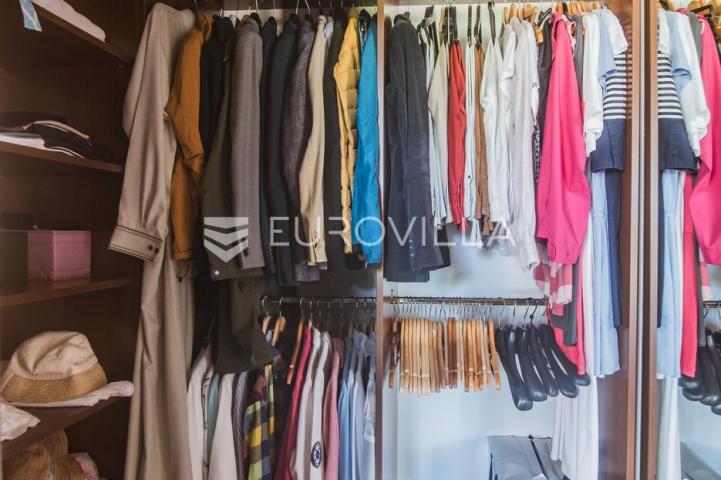 Istra, Šorići, luksuzna kamena kuća, 388 m², s bazenom i građevinskim zemljištem 4621 m²