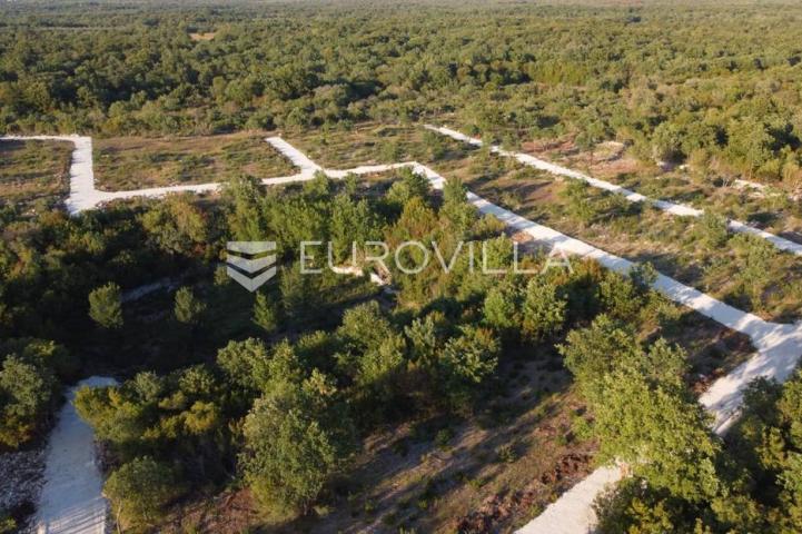 Vodnjan, Mandriol, poljoprivredna parcela s putem 478 m², 900 m od mora