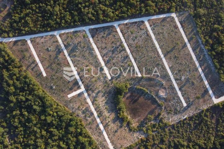 Vodnjan, Mandriol, poljoprivredna parcela s putem 478 m², 900 m od mora