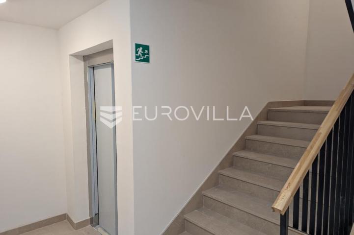 Split, Mejaši, roh-bau poslovni prostor ukupne površine 169 m2