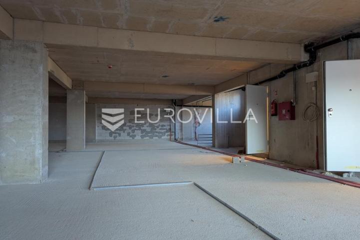 Split, Mejaši, roh-bau poslovni prostor ukupne površine 169 m2