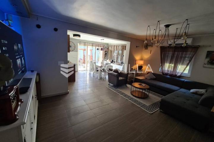 Zadar, Privlaka, moderna kuća sa tri apartmana u blizini mora