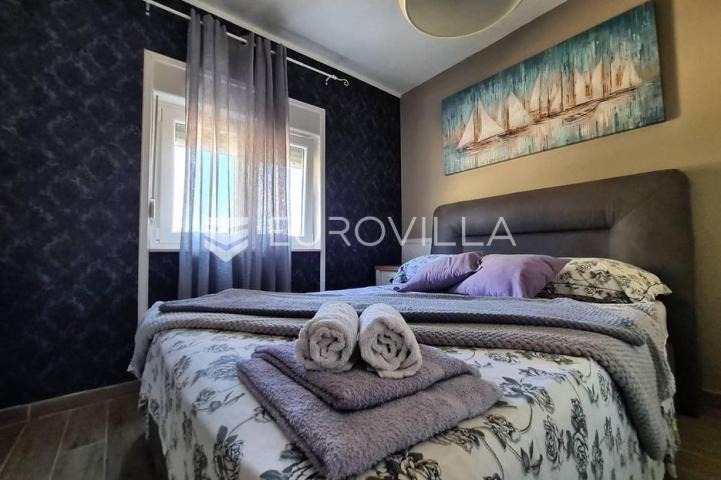 Zadar, Privlaka, moderna kuća sa tri apartmana u blizini mora