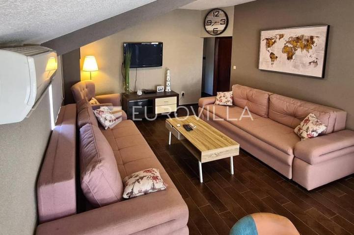 Zadar, Privlaka, moderna kuća sa tri apartmana u blizini mora