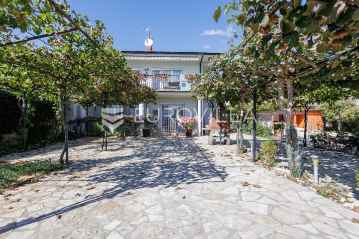 Istra, Pula, kuća s dva stana