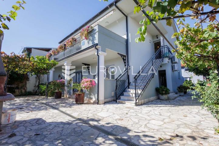 Istra, Pula, kuća s dva stana