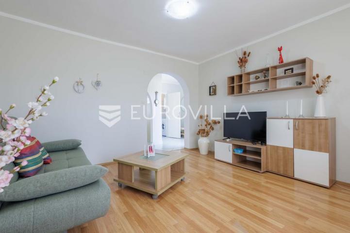 Istra, Pula, kuća s dva stana