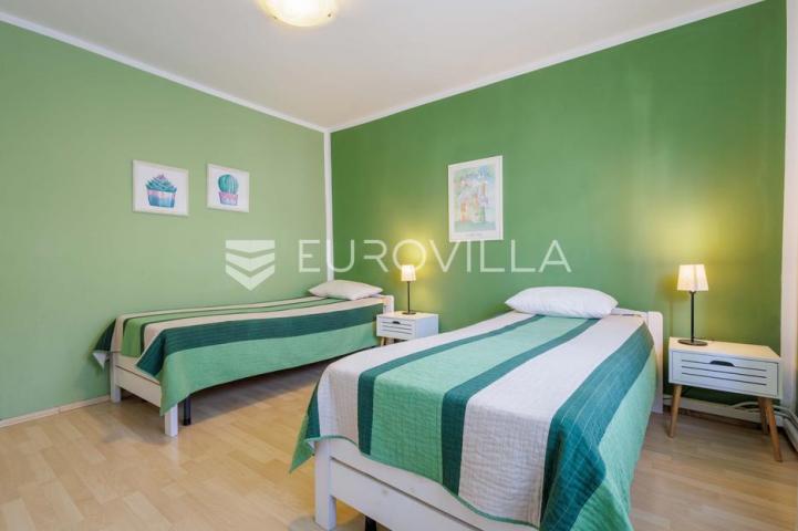 Istra, Pula, kuća s dva stana