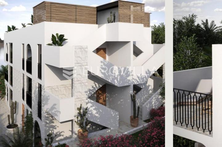 Okolica Trogira, stan 80,75 m², prizemlje, s bazenom, 70 m od mora