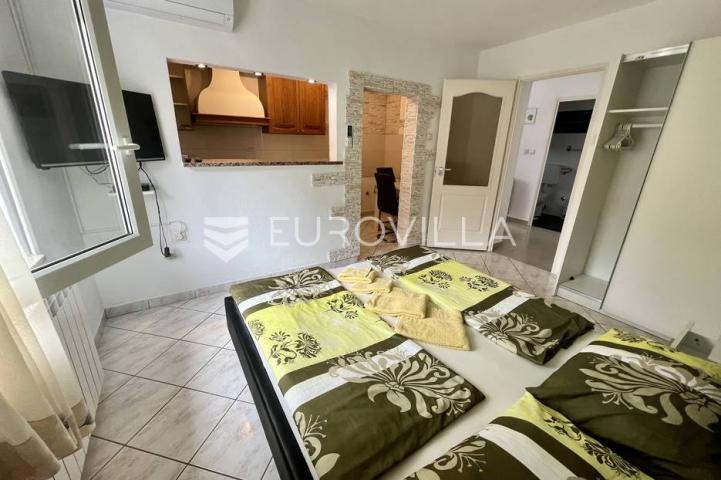 Istra, Pula, apartmanska kuća sa 7 apartmana - blizu Arene