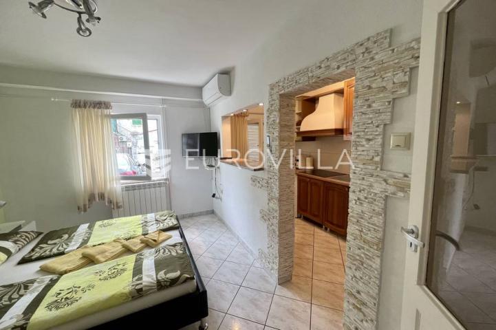 Istra, Pula, apartmanska kuća sa 7 apartmana - blizu Arene