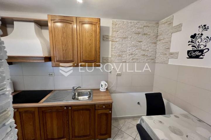 Istra, Pula, apartmanska kuća sa 7 apartmana - blizu Arene