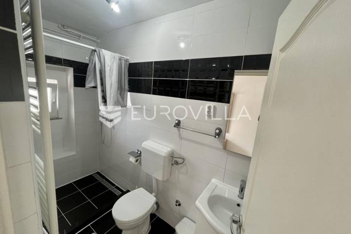 Istra, Pula, apartmanska kuća sa 7 apartmana - blizu Arene