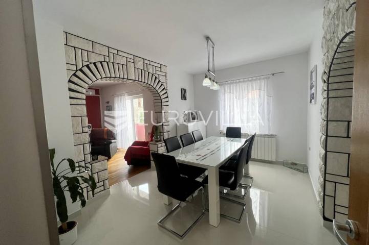 Istra, Pula, apartmanska kuća sa 7 apartmana - blizu Arene
