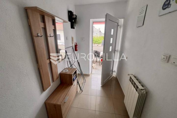 Istra, Pula, apartmanska kuća sa 7 apartmana - blizu Arene