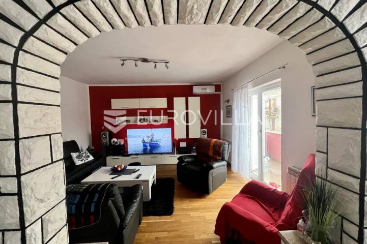 Istra, Pula, apartmanska kuća sa 7 apartmana - blizu Arene