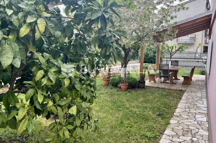 Istra, Pula, apartmanska kuća sa 7 apartmana - blizu Arene