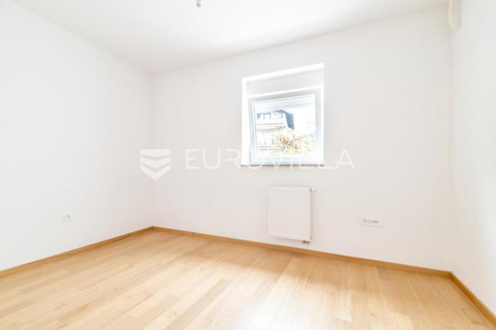 Zagreb, Maksimir, novouređena trosobna kuća 120 m² s garažom i vrtom