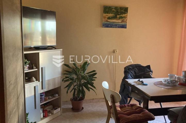 Istra, Rovinj, funkcionalan dvosoban stan neto korisne površine od 53,75 m² na super lokaciji
