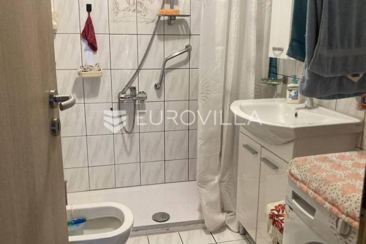 Istra, Rovinj, funkcionalan dvosoban stan neto korisne površine od 53,75 m² na super lokaciji